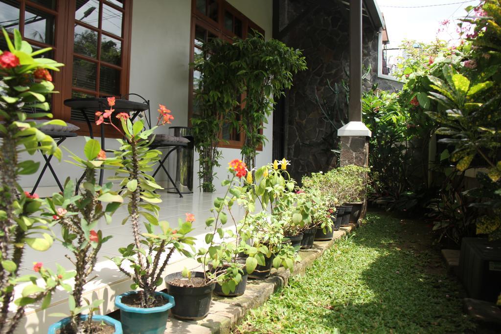 Bed And Breakfast Tomang Jakarta Ngoại thất bức ảnh